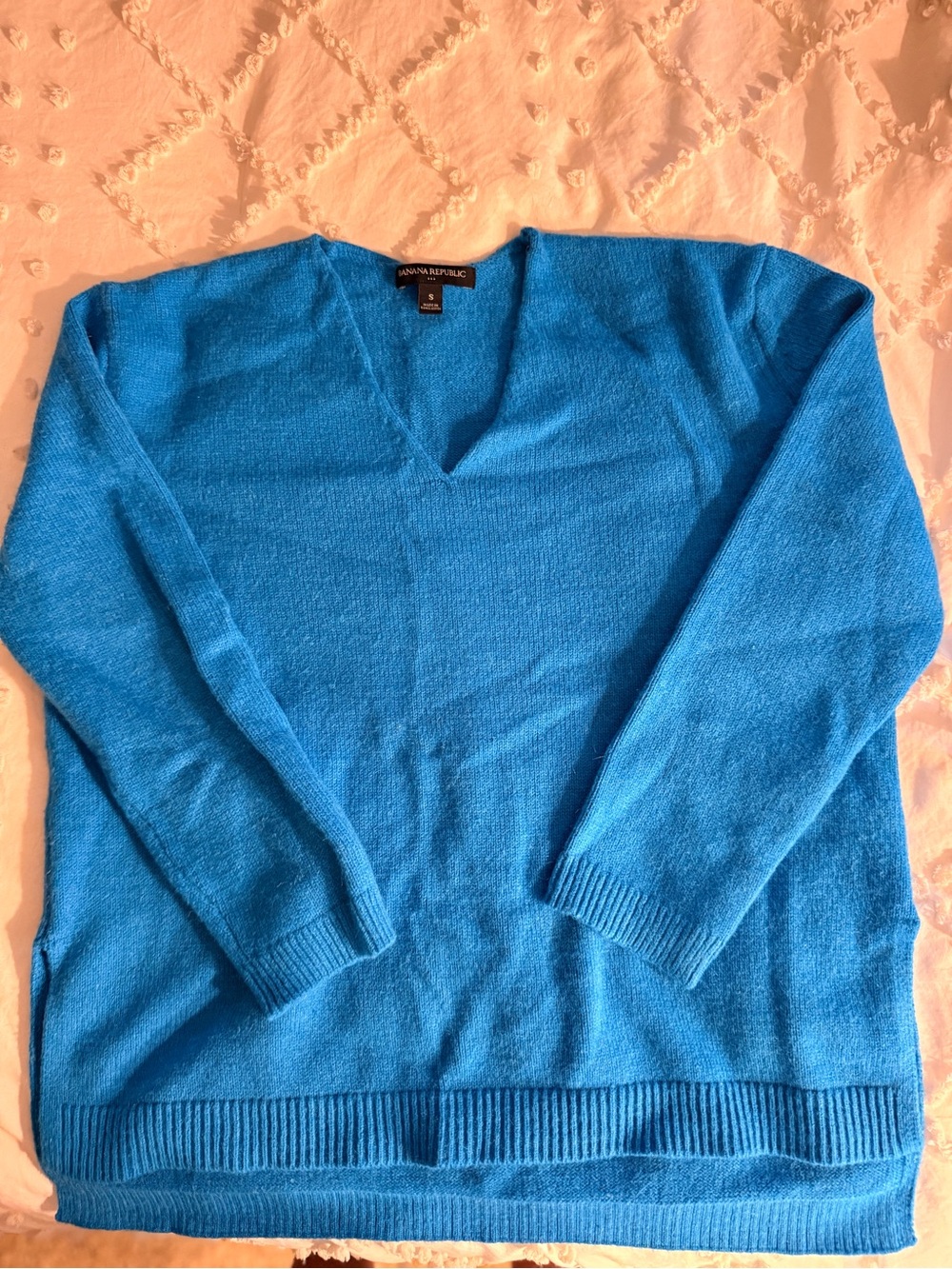 Banana Republic Men V-Neck Sweater in Turquoise Blue